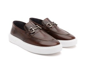 ART916 – Ανδρικό Premium Loafer με Μεταλλικό Διακοσμητικό | Καφέ